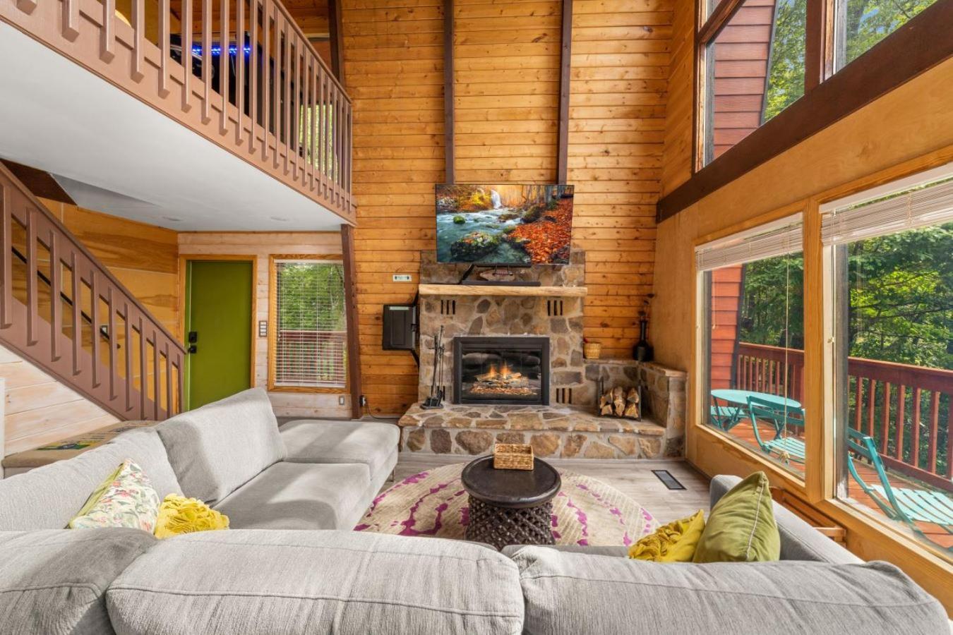 Treetops Chalet - 3Bd/2Bt Boutique Cabin W/Mt Leconte Views In Gatlinburg Exteriör bild