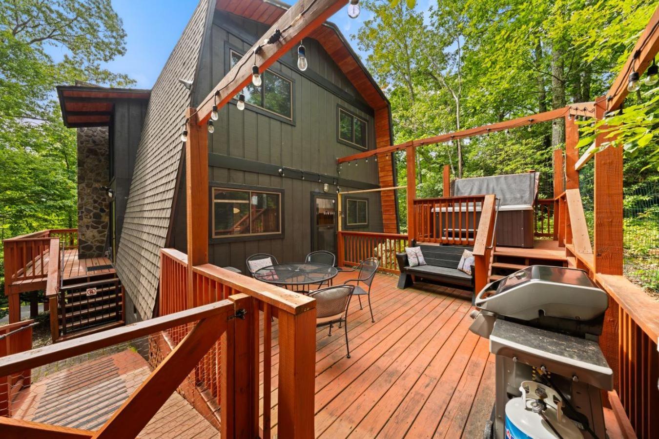 Treetops Chalet - 3Bd/2Bt Boutique Cabin W/Mt Leconte Views In Gatlinburg Exteriör bild