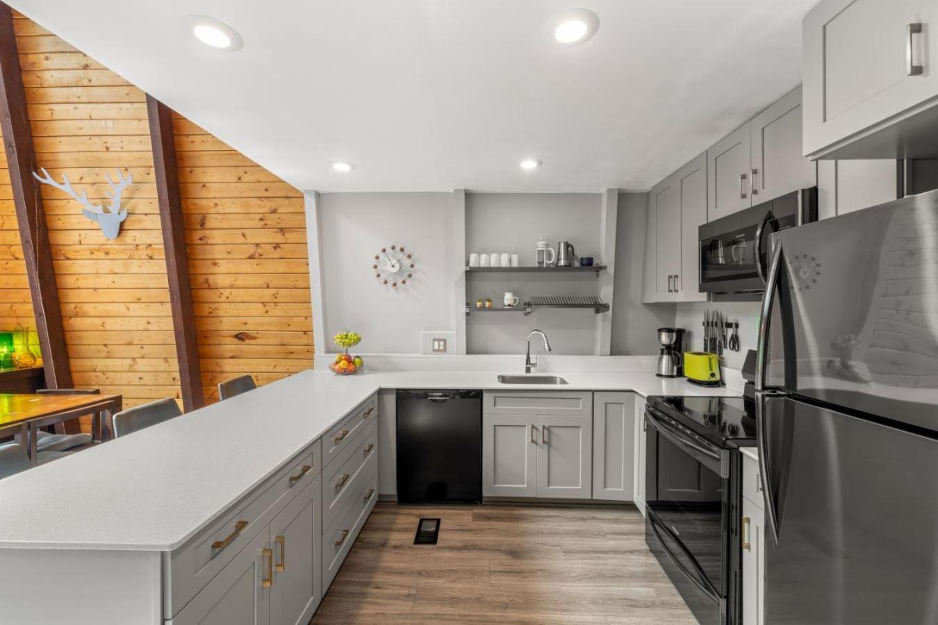 Treetops Chalet - 3Bd/2Bt Boutique Cabin W/Mt Leconte Views In Gatlinburg Exteriör bild