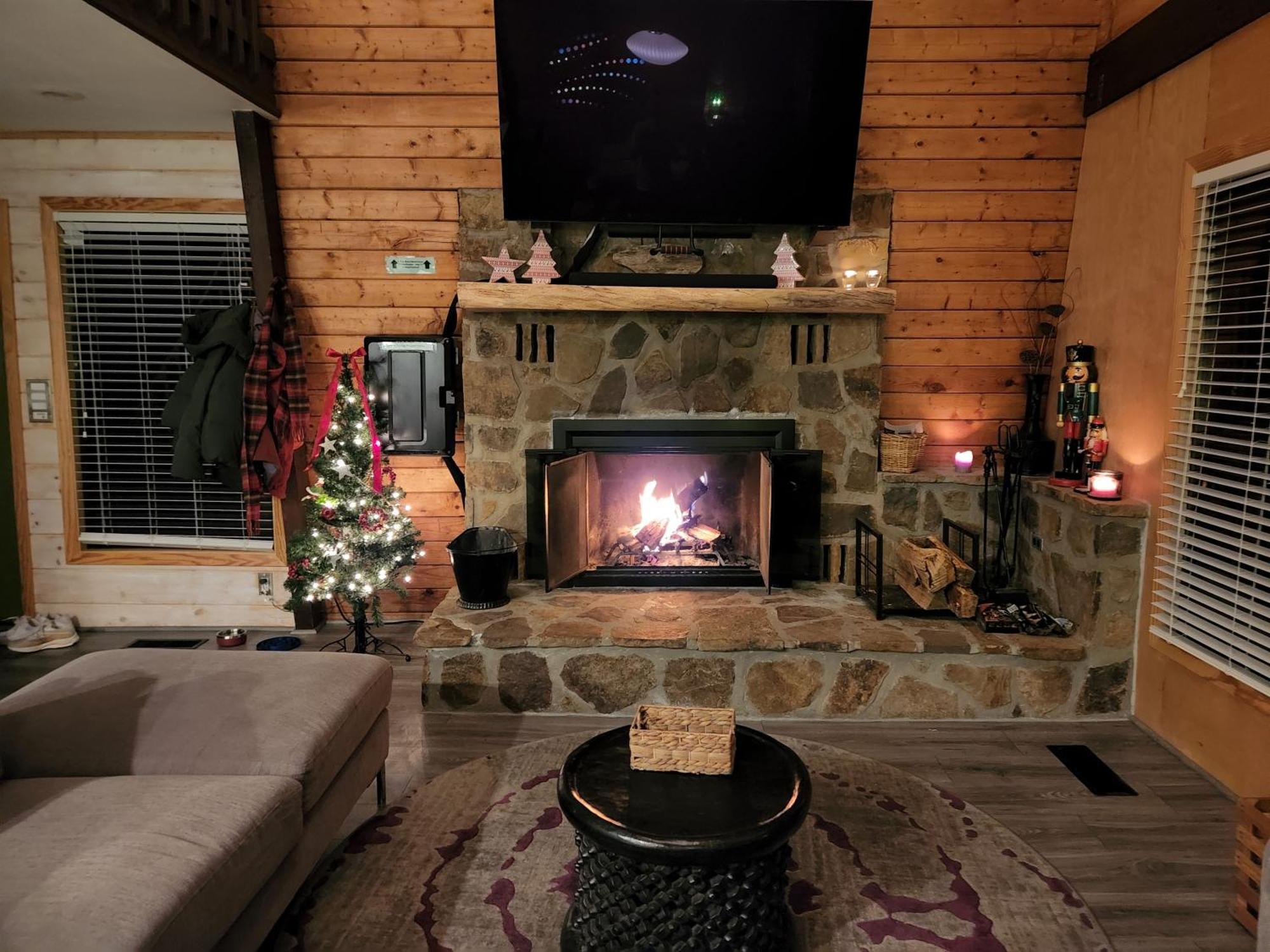 Treetops Chalet - 3Bd/2Bt Boutique Cabin W/Mt Leconte Views In Gatlinburg Exteriör bild